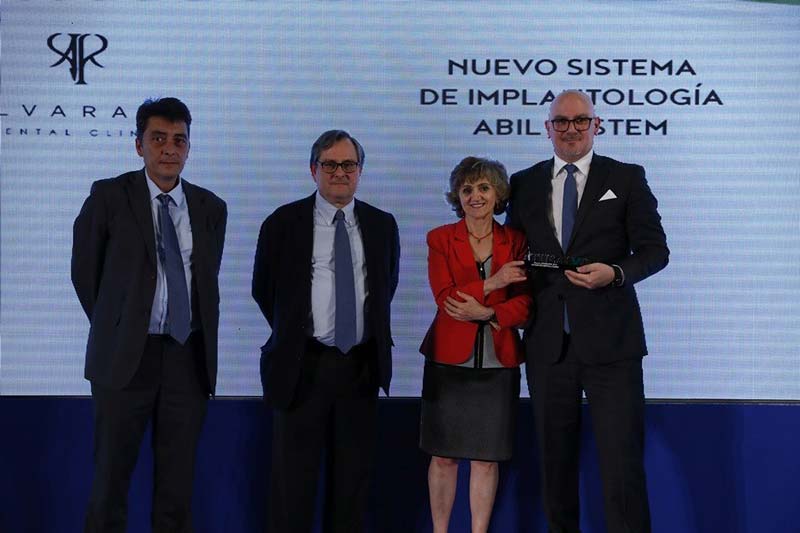 El Dr. Miguel Alvarado galardonado en los premios A TU SALUD