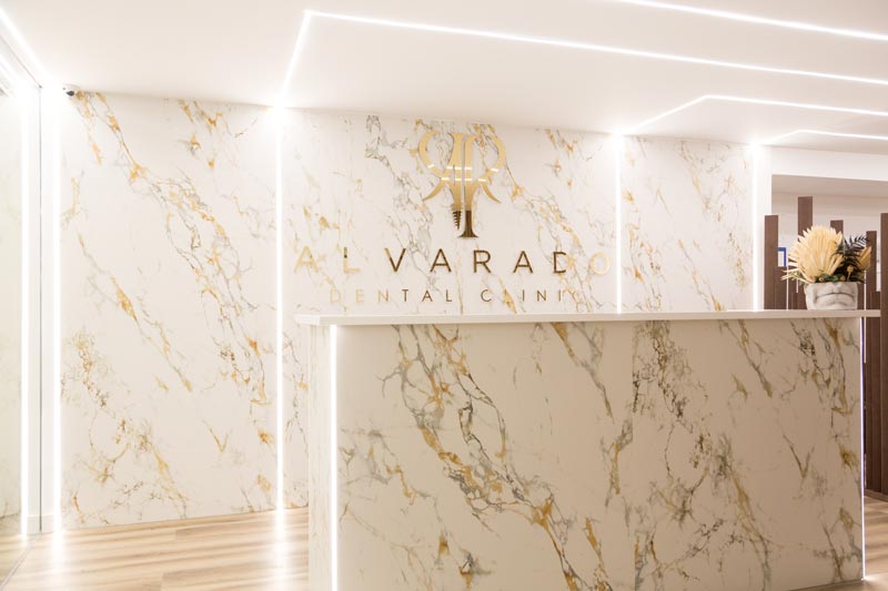 Recepción de Alvarado Dental Clinic en Valencia