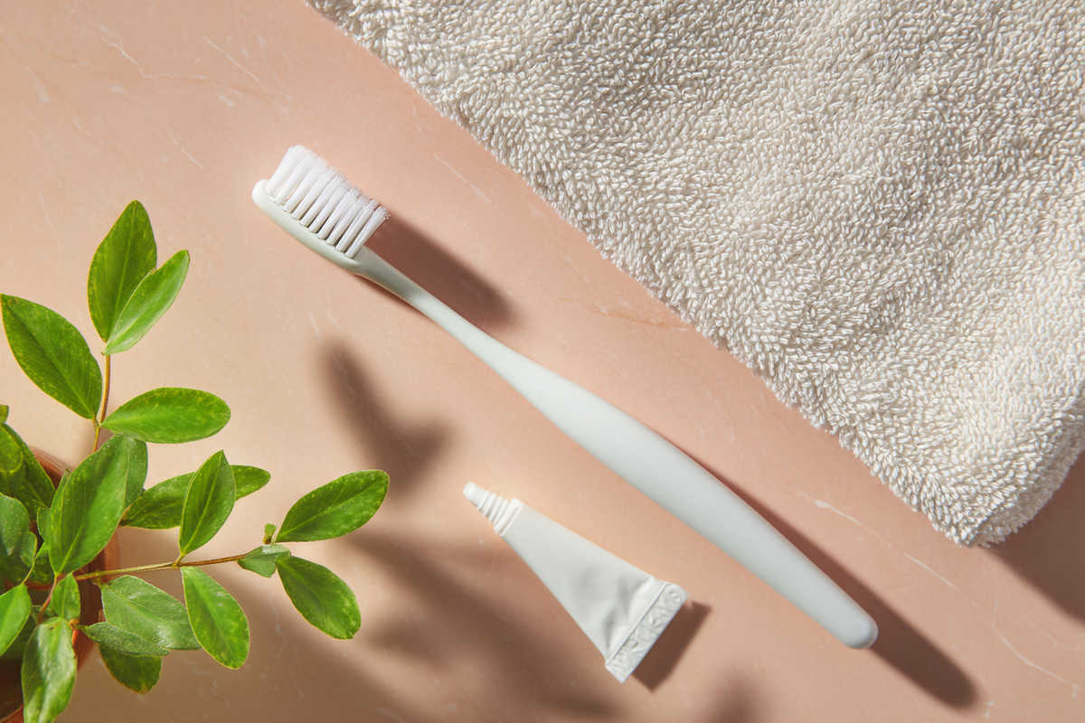 Comparativa visual: All‑on‑4 fijo vs. distribución basal personalizada Comparativa visual: All‑on‑4 fijo vs. distribución basal personalizada